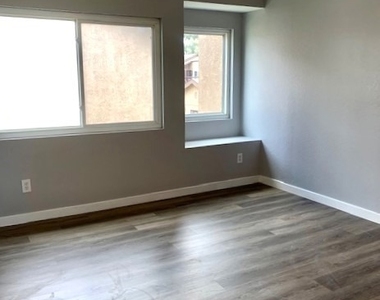 500 N Tustin Avenue - Photo Thumbnail 12