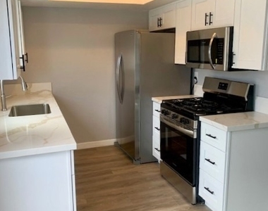 500 N Tustin Avenue - Photo Thumbnail 5