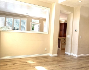 130 Melrose - Photo Thumbnail 3