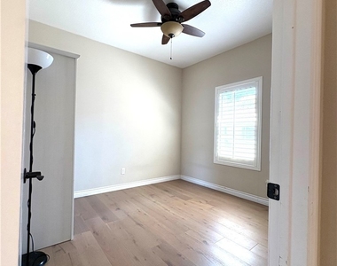 130 Melrose - Photo Thumbnail 12
