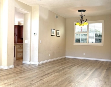 130 Melrose - Photo Thumbnail 2