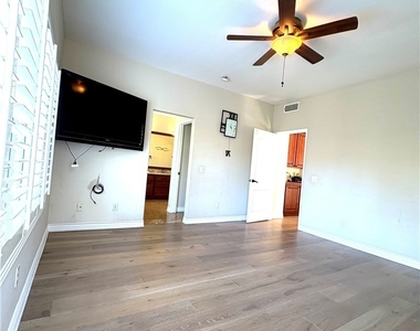 130 Melrose - Photo Thumbnail 14