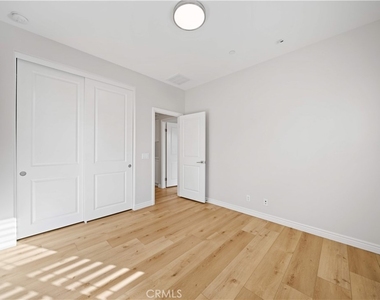 63 Darby - Photo Thumbnail 21