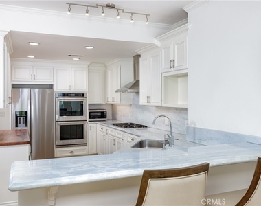 408 Flower Street - Photo Thumbnail 15
