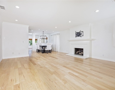 408 Flower Street - Photo Thumbnail 4