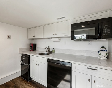 16572 E Buena Vista Avenue - Photo Thumbnail 35