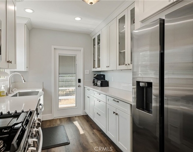 16572 E Buena Vista Avenue - Photo Thumbnail 12