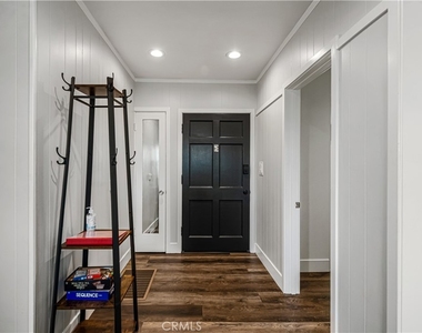 16572 E Buena Vista Avenue - Photo Thumbnail 4