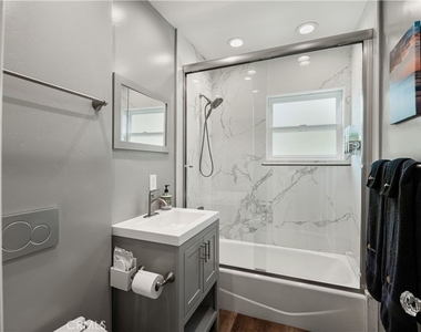 16572 E Buena Vista Avenue - Photo Thumbnail 20