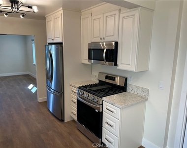 1597 A San Bernardino Pl - Photo Thumbnail 5