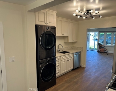 1597 A San Bernardino Pl - Photo Thumbnail 6