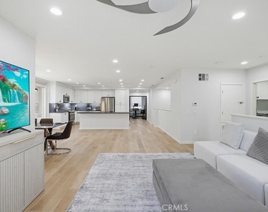 503 Rockefeller - Photo Thumbnail 7