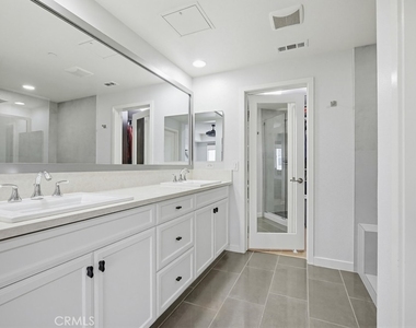 503 Rockefeller - Photo Thumbnail 32