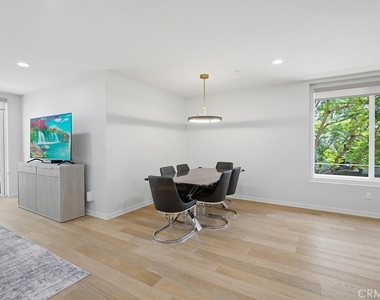 503 Rockefeller - Photo Thumbnail 9