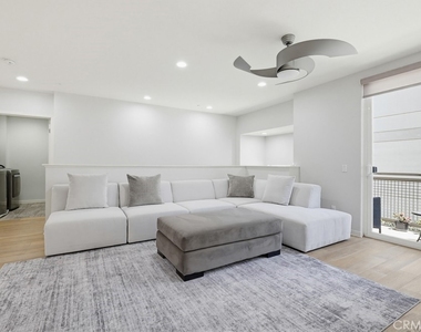 503 Rockefeller - Photo Thumbnail 2