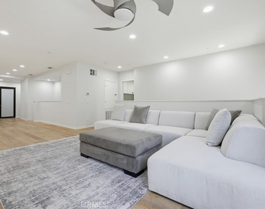 503 Rockefeller - Photo Thumbnail 1