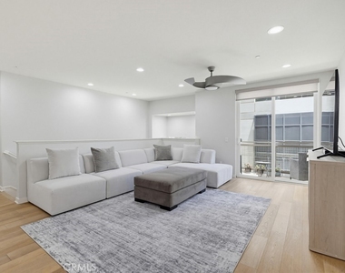 503 Rockefeller - Photo Thumbnail 3