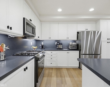 503 Rockefeller - Photo Thumbnail 17