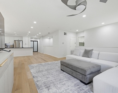 503 Rockefeller - Photo Thumbnail 6