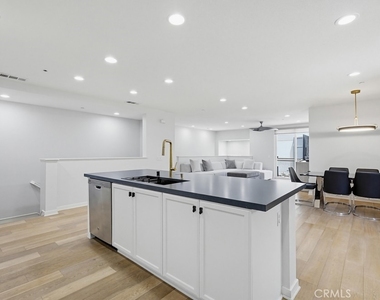 503 Rockefeller - Photo Thumbnail 18