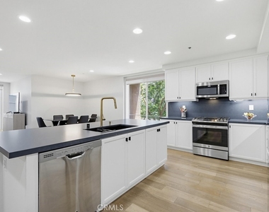 503 Rockefeller - Photo Thumbnail 16