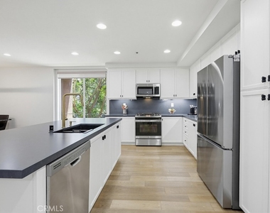 503 Rockefeller - Photo Thumbnail 14