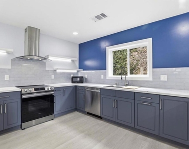 1802 Ponca Court - Photo Thumbnail 9