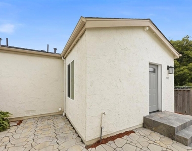 1802 Ponca Court - Photo Thumbnail 22