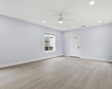 1802 Ponca Court - Photo Thumbnail 7
