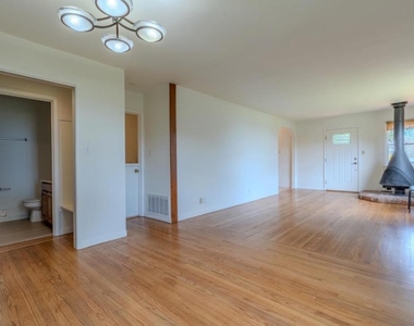 463 Talbot Avenue - Photo Thumbnail 8