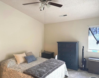 4062 Glendale Court - Photo Thumbnail 8