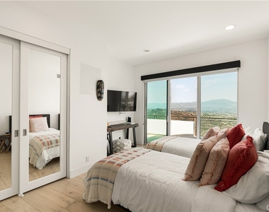 3230 Tyrol Drive - Photo Thumbnail 11