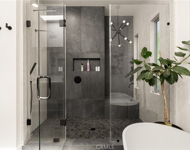 3230 Tyrol Drive - Photo Thumbnail 10