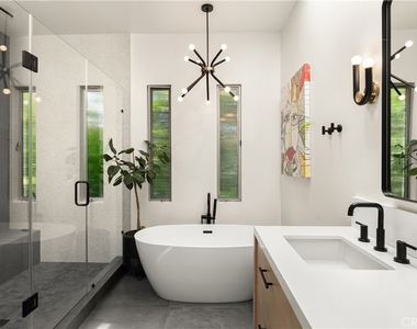 3230 Tyrol Drive - Photo Thumbnail 9