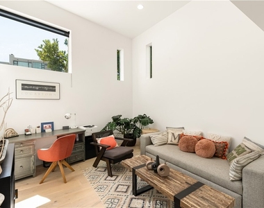 3230 Tyrol Drive - Photo Thumbnail 23