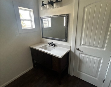 3307 Spruce Street - Photo Thumbnail 11