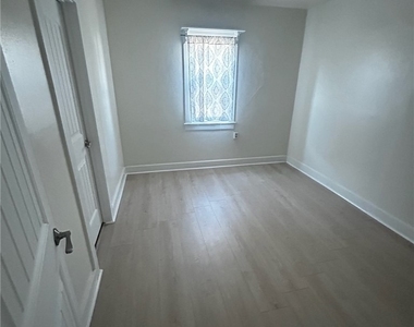 3307 Spruce Street - Photo Thumbnail 7