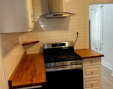 3307 Spruce Street - Photo Thumbnail 6