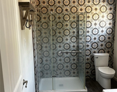 3307 Spruce Street - Photo Thumbnail 10