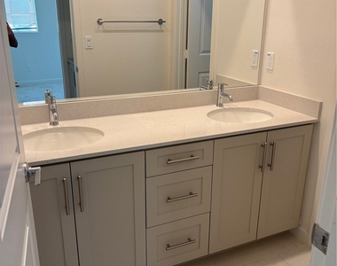2565 E Embry - Photo Thumbnail 46
