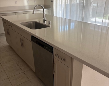 2565 E Embry - Photo Thumbnail 7