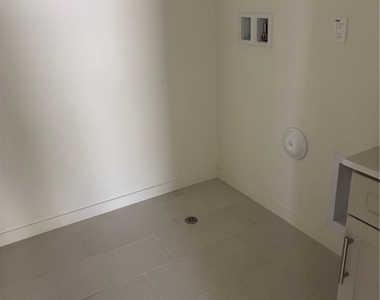 2565 E Embry - Photo Thumbnail 50