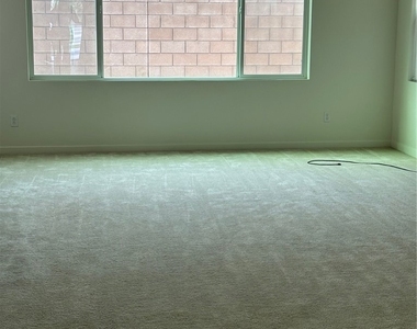 2565 E Embry - Photo Thumbnail 23