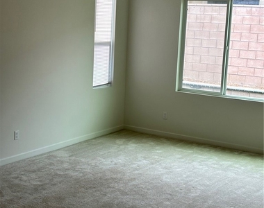 2565 E Embry - Photo Thumbnail 24