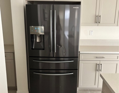 2565 E Embry - Photo Thumbnail 14