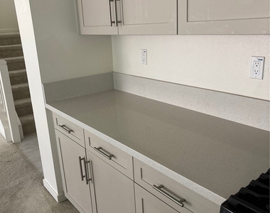 2565 E Embry - Photo Thumbnail 8