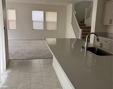 2565 E Embry - Photo Thumbnail 12