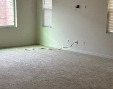 2565 E Embry - Photo Thumbnail 25