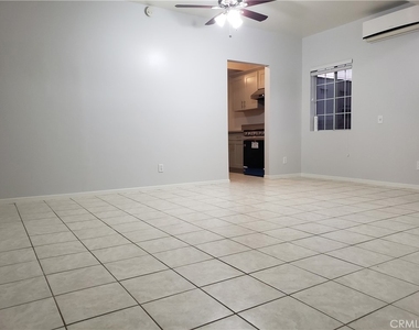 628 W California - Photo Thumbnail 4
