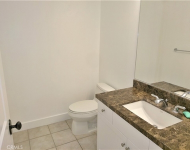 6300 Honolulu Avenue - Photo Thumbnail 15
